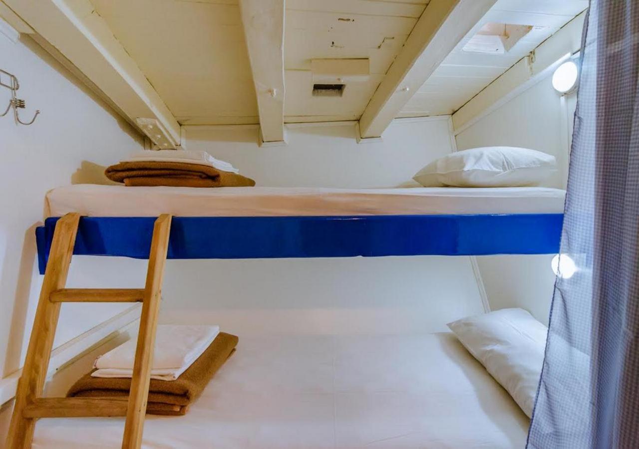 Rhythm Floating Hostel - ซาดาร์ ภายนอก รูปภาพ